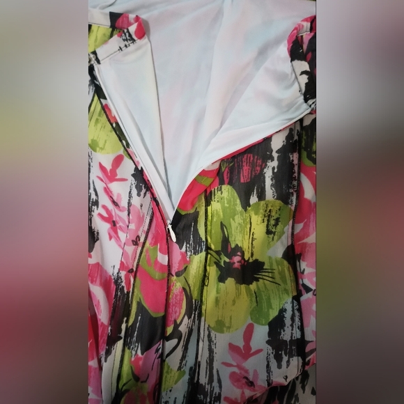 City Girl- Nancy Bolen Skirt Floral With Zipper on The he Side in A- line Size M - Picture 9 of 10